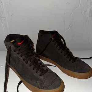 Nike Blazer Mid Suede Gum Sole Sneakers Men’s 8.5